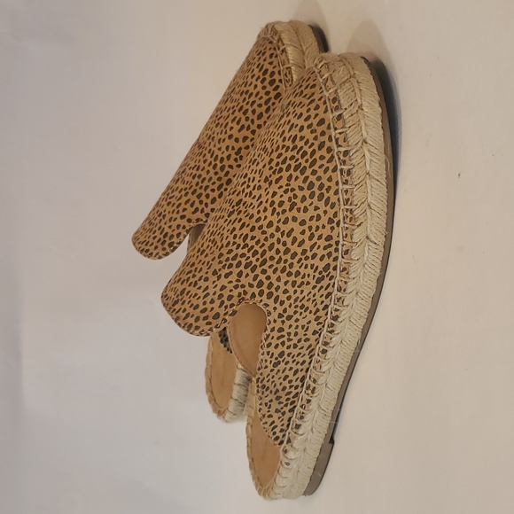 Universal Thread Leopard Espadrille Mules - Picture 1 of 4